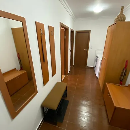 Cedar Next To Lift One Bedroom Appartement *