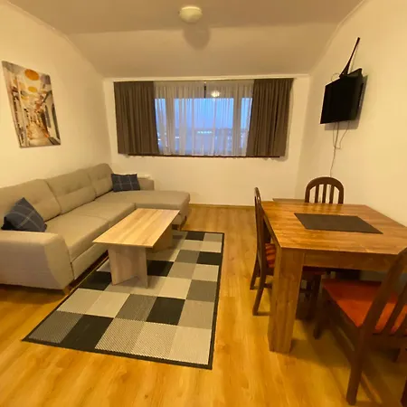 Cedar Next To Lift One Bedroom *