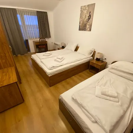 Cedar Next To Lift One Bedroom