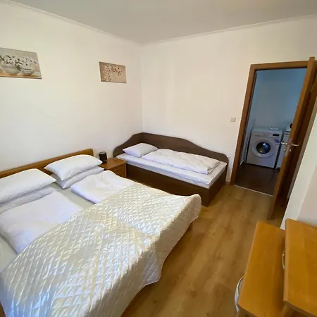 Cedar Next To Lift One Bedroom *