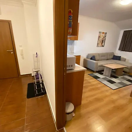 Cedar Next To Lift One Bedroom