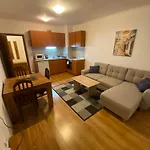 Cedar Next To Lift One Bedroom