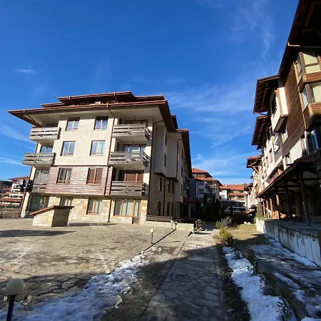 Cedar Next To Lift One Bedroom