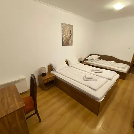 Cedar Next To Lift One Bedroom *